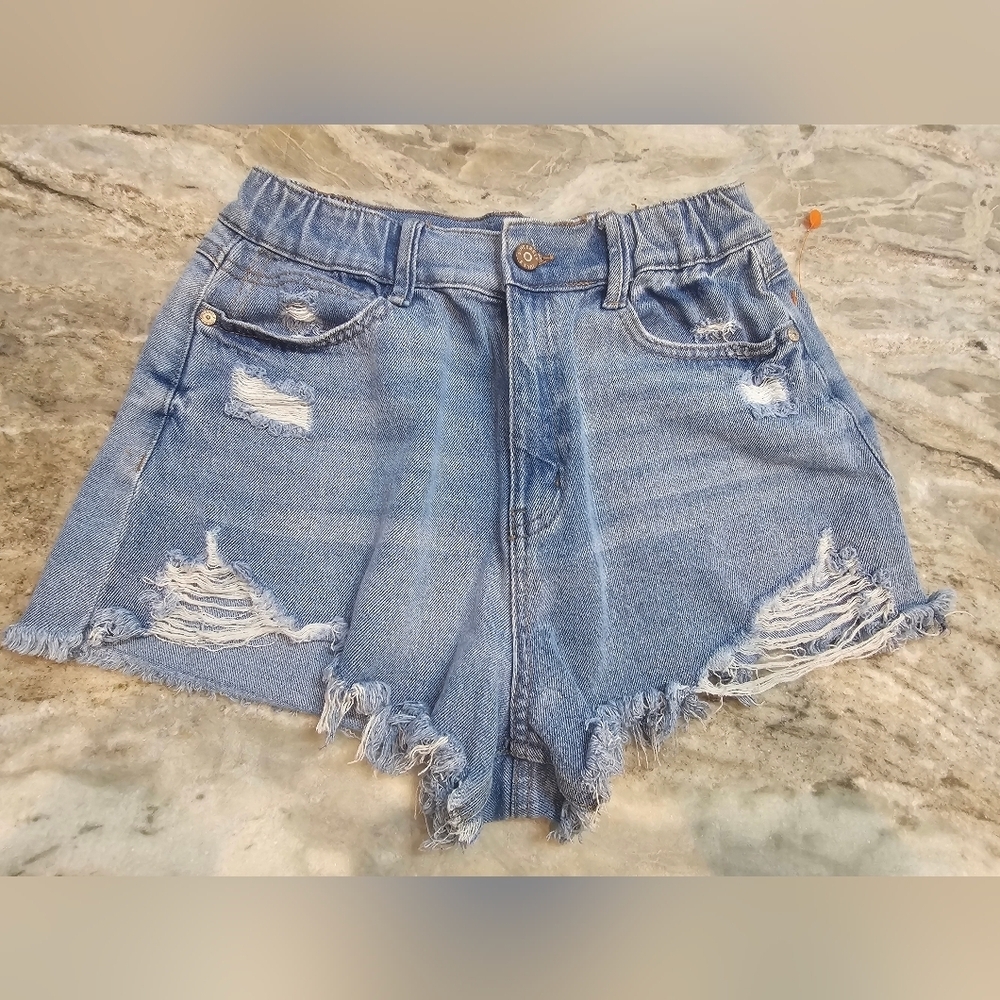 Sincerely Jules Distressed Denim Shorts Women’s 9/29 Light Wash Frayed Hem Festi